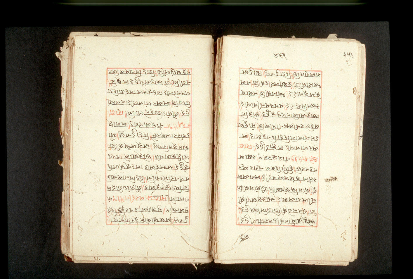 Folios 465v (right) and 466r (left)