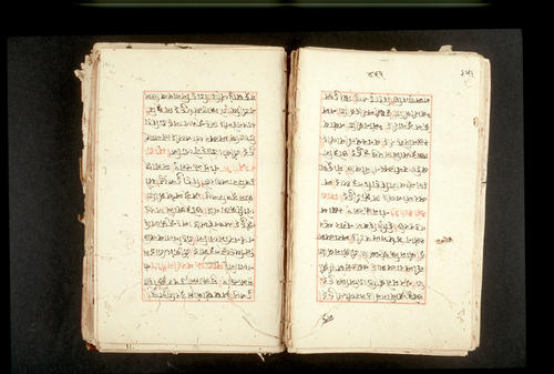 Folios 465v (right) and 466r (left)