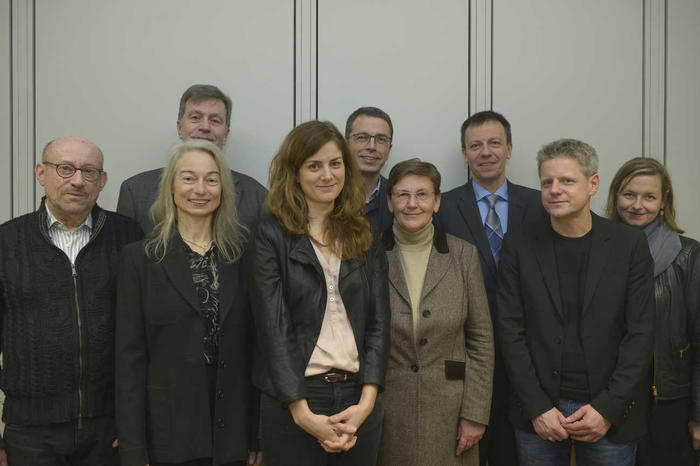 Gruppenbild mit bisherigem und neuem Vorstand (vorne): Klaus Hempfer, Beatrice Gründler, Katja Heinrich, Erika Fischer-Lichte, Matthias Warstat. Hinten: Joachim Küpper, Paul Nolte, Klaus Mühlhahn (Vizepräsident) und Anita Traninger.