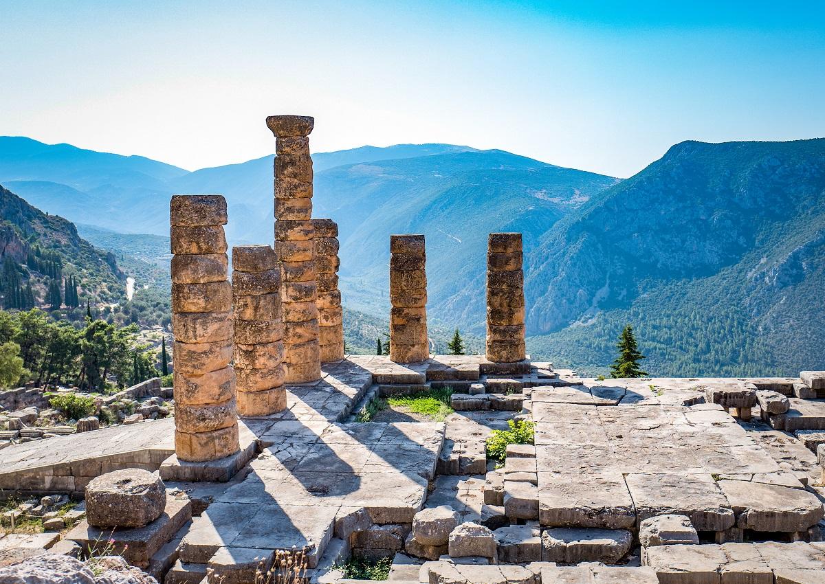 Delphi_Temple_of_Apollo