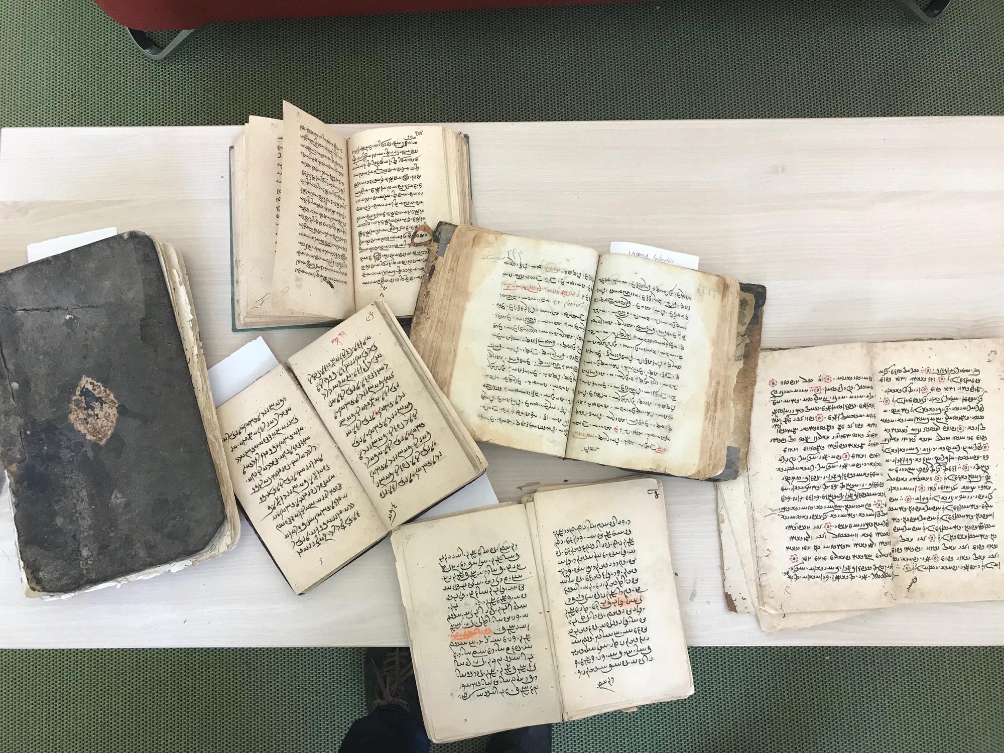 ZoroastrianManuscripts01