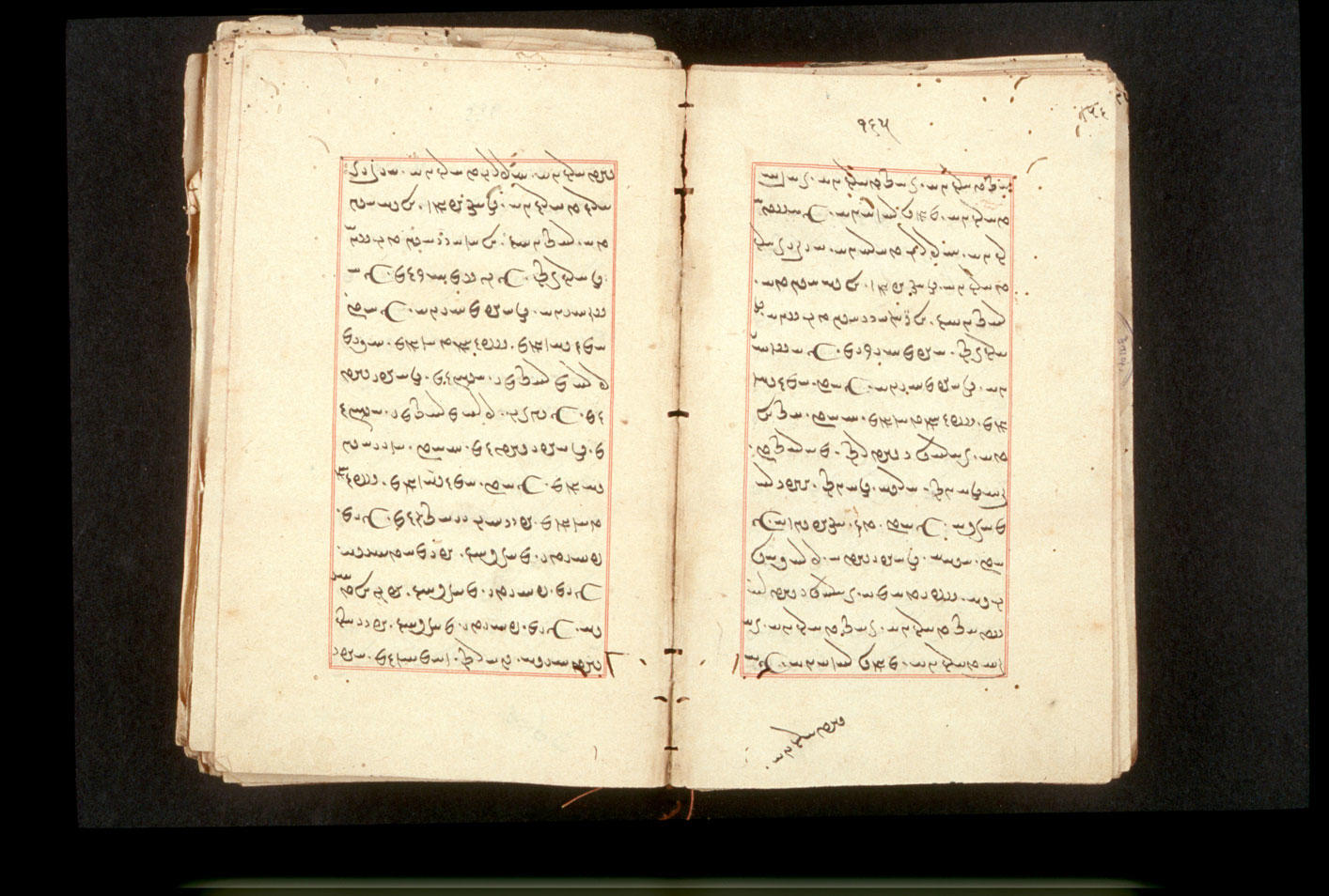 Folios 165v (right) and 166r (left)