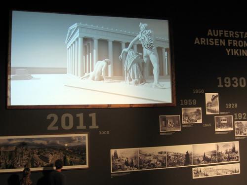 Fig. 1: Film 3D-Modell von Pergamon mit Visualisierung der Skulpturenaufstellung in der Ausstellung „Pergamon – Panorama der antiken Metropole“