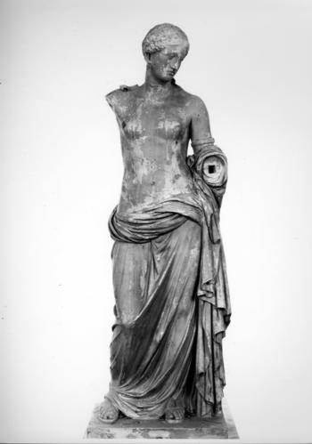 Statue der Aphrodite von Arles mit Schäden der Vernachlässigung (Wasserschäden)