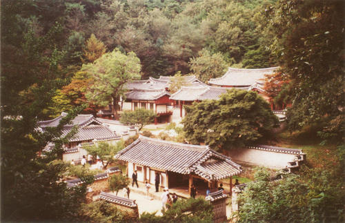 Tosan sŏwŏn in Andong