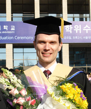 Dr. Mosler bei der offiziellen Abschlussfeier der Seoul National University
