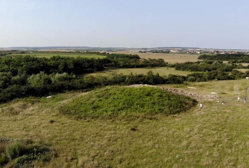 Late Bronze Age barrow Gramurada de la Jupani near Susani, Traian Vuia, Timis County, Romania