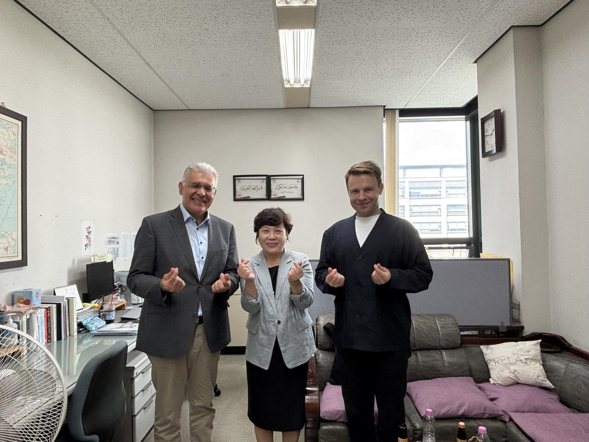 Talay, Yun Eun-Kyeong, Klimiuk