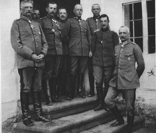 Meeting in Paraćin, 6. November 1915, from left to right: Erich von Falkenhayn, Crown Prince Boris (of Bulgaria), Hans von Seeckt, Gerhard Tappen, Petǔr Ganchev, Nikola Zhekov, unknown person, August von Mackensen