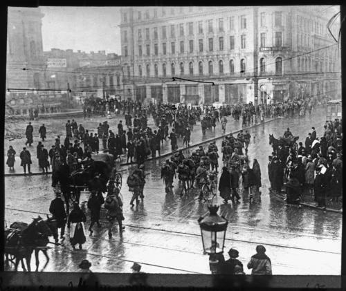 German troops in conquered Bukarest [December 1916]