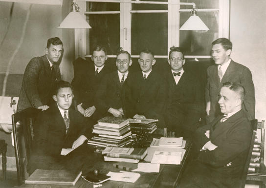 hotograph: Students of Prehistory and Early History at the Friedrich-Wilhelm University in Berlin, winter semester 1927/1928. (left to right) as a major subject: Kurt Bittel, Berlin; Emil Vogt, Zürich; Walter Kersten, Berlin; Kurt Langenheim, Danzig;